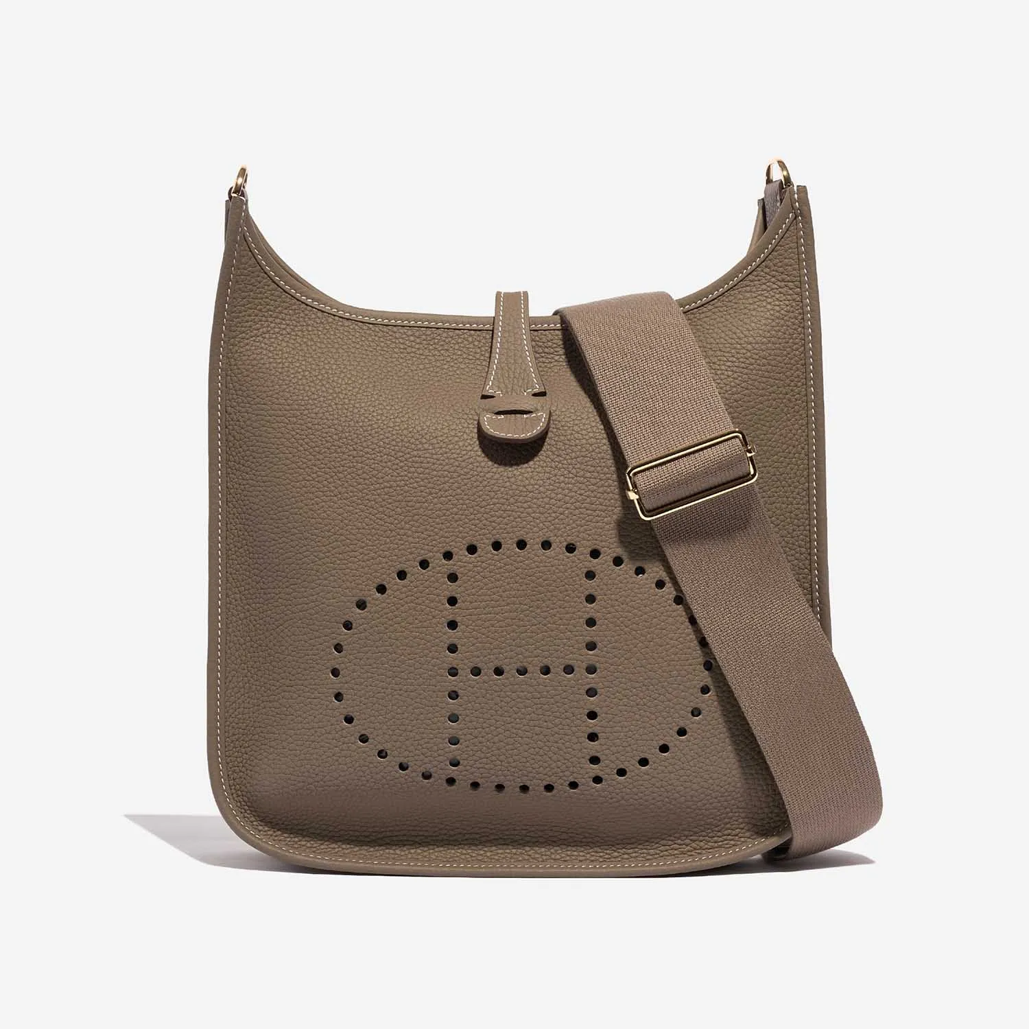 限定30個!売り切れ次第終わり!【Hermes|公式サイトは正規品】「STORY」雑誌掲載高垣麗子さんの愛用しているエルメスの大人気新作“Évelyne”バッグを入手 限定30個!売り切れ次第終わり!【Hermes|公式サイトは正規品】「STORY」雑誌掲載高垣麗子さんの愛用しているエルメスの大人気新作“Évelyne”バッグを入手