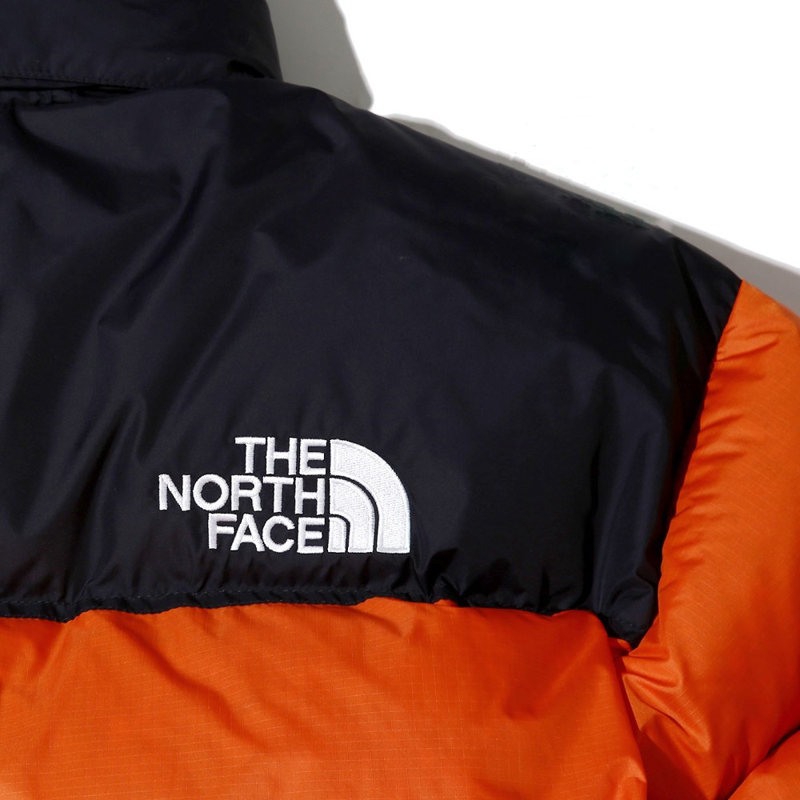 【1996 クラシック ダウン ジャケット】ザノースフェイス ダウンジャケット ヌプシ アウトドア  1点で7980円,2点で11970円【2点目半額、絶対にお買い得】,高品質な白いガチョウの羽毛、高品質の700フィルパワーのグースダウンを惜しげもなく使用したダウンジャケットです。左胸、右肩に定番ハーフドームロゴが刺繍されてます。袖口に 700 の刺繍が入っています。ボディーにはやや光沢のあるリッ 【1996 クラシック ダウン ジャケット】ザノースフェイス ダウンジャケット ヌプシ アウトドア  1点で7980円,2点で11970円【2点目半額、絶対にお買い得】,高品質な白いガチョウの羽毛、高品質の700フィルパワーのグースダウンを惜しげもなく使用したダウンジャケットです。左胸、右肩に定番ハーフドームロゴが刺繍されてます。袖口に 700 の刺繍が入っています。ボディーにはやや光沢のあるリッ