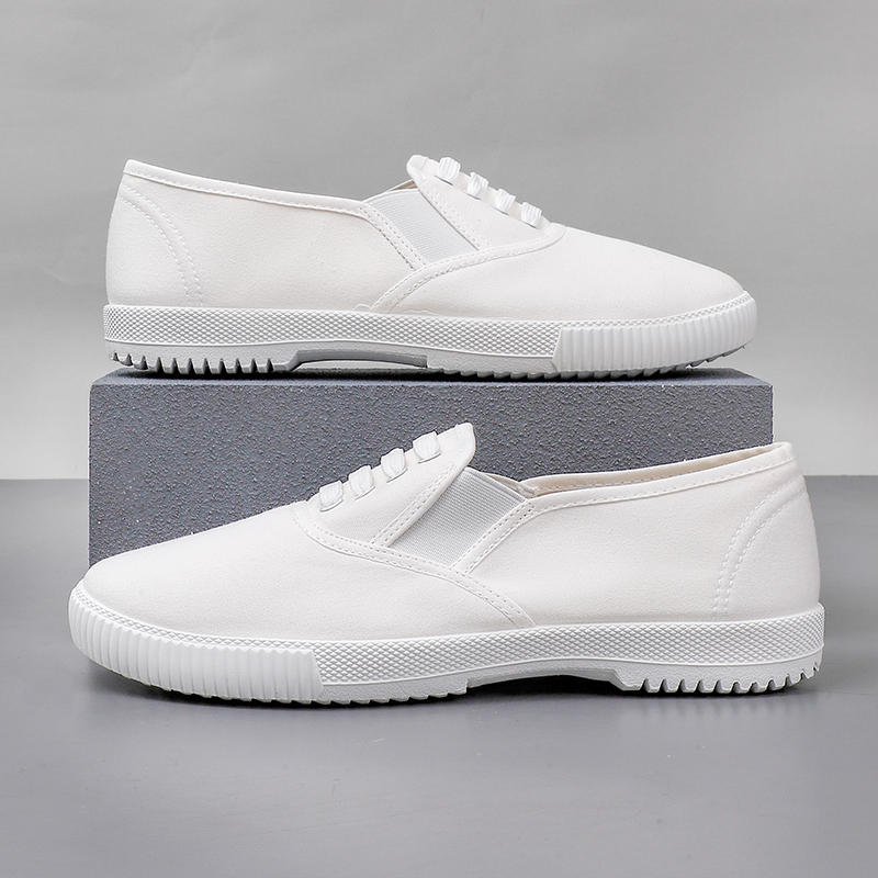 白い靴、ソフトソールのレザースニーカー、オールホワイト
